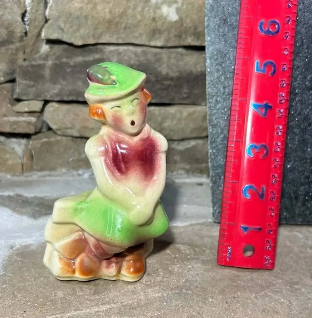 Vintage German Trachten Salt or Pepper Shaker Girl green skirt